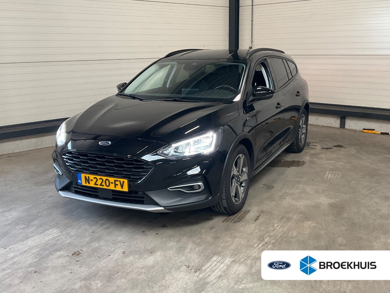 Ford Focus Wagon - 1.0EB Active Business | NL-AUTO! | 1E EIGENAAR! | CAMERA | TREKHAAK | DEALER OH! | NAVI | - AutoWereld.nl