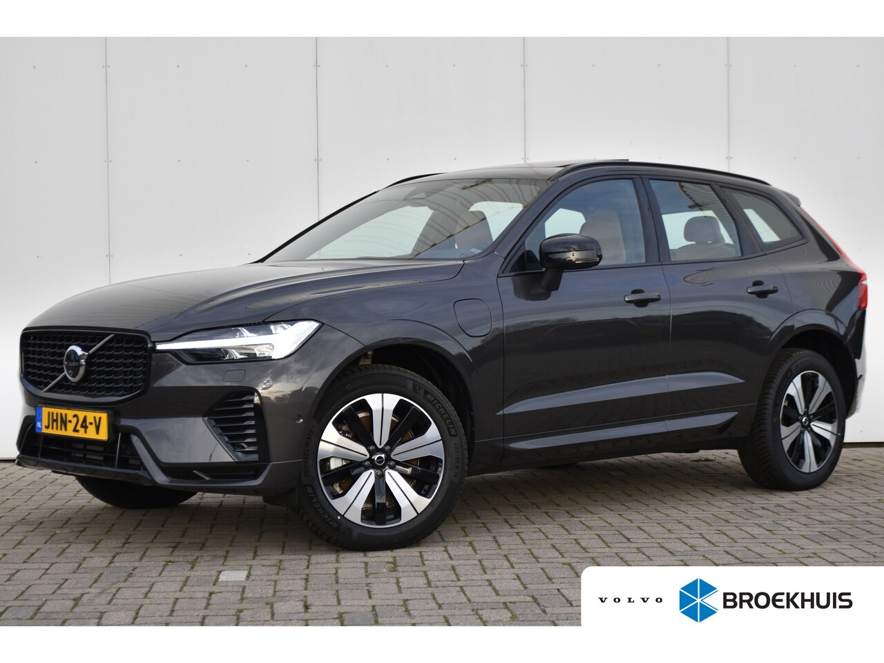 Volvo XC60 - T6 Plus Dark | Luchtvering | Trekhaak | 360cam | Nappaleder | - AutoWereld.nl