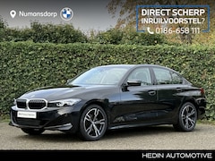 BMW 3-serie - Sedan 318i | 18'' | PDC Voor + achter | Live Cockpit Plus