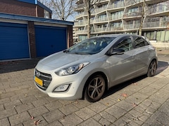 Hyundai i30 - 1.6 CRDi 16v Automaat Euro 6 Cruise Airco