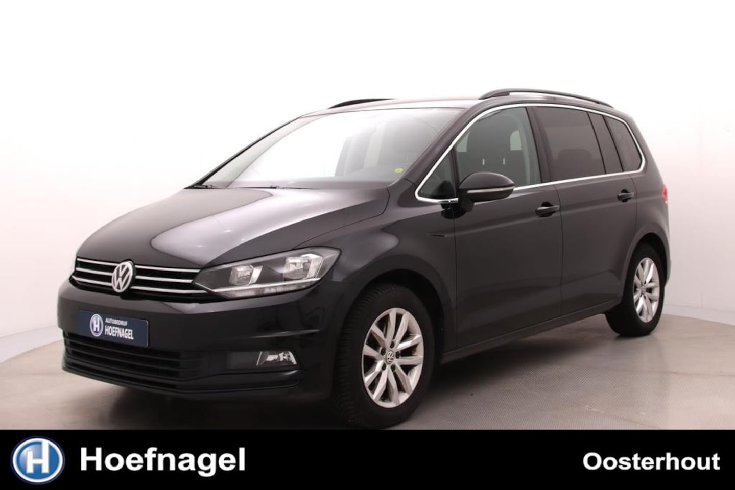 Volkswagen Touran - 1.5 TSI Comfortline 7p Automaat | Trekhaak | Adaptive Cruise Control | Parkeersensoren | S - AutoWereld.nl