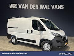 Peugeot Boxer - 2.2 BlueHDi 120pk L1H1 Euro6 Airco | Dakdragers | 2500kg Trekhaak Bijrijdersbank