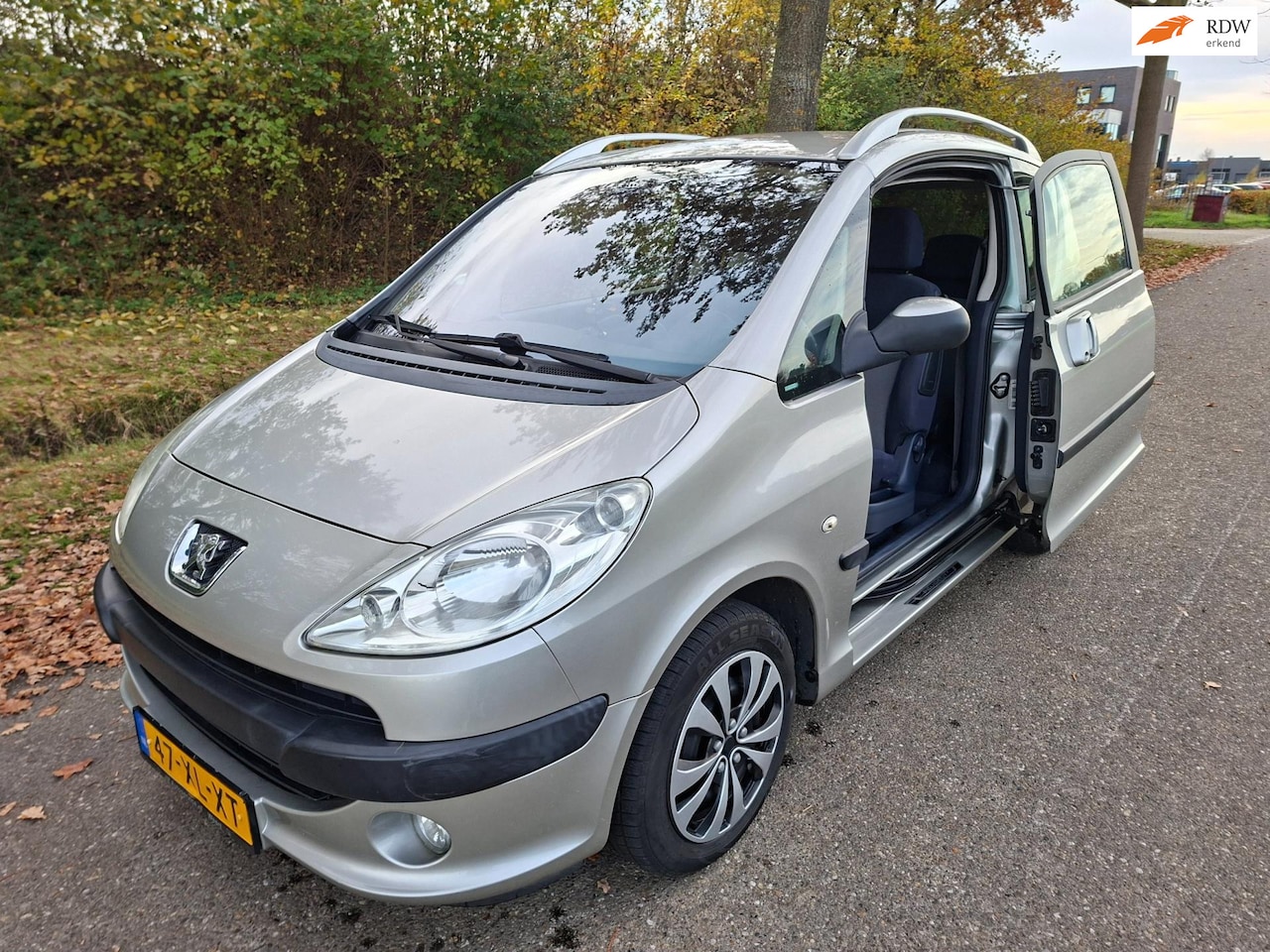 Peugeot 1007 - Heel leuk alles werkt perfect nieuwe distributieriem - AutoWereld.nl