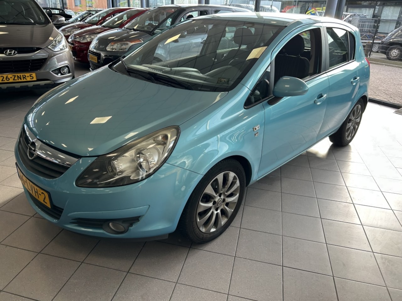 Opel Corsa - 1.4-16V 111 Edition 2 Eig AIRCO APK 8-26 BJ 2010 !!! - AutoWereld.nl