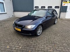 BMW 3-serie Touring - 318i Executive xenon