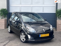 Renault Twingo - 1.2-16V Authentique / AIRCO / NAP / TREKHAAK / 1 JAAR APK / CARKIT / LM VELGEN