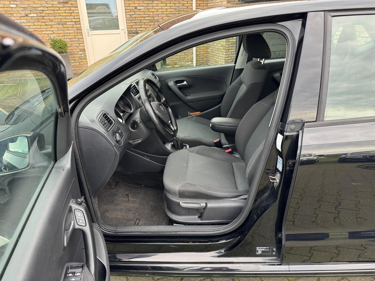 Volkswagen Polo - 1.4 TDI Bj 2015, Netjes, NAVI, BLUETOOTH - AutoWereld.nl
