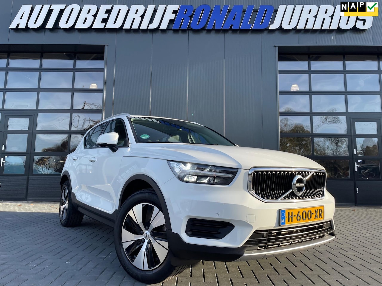 Volvo XC40 - 1.5 T5 Twin Engine Inscription NL.Auto/262PK/Leder/Trekhaak/Stoelverwarming/18Inch/1Ste Ei - AutoWereld.nl