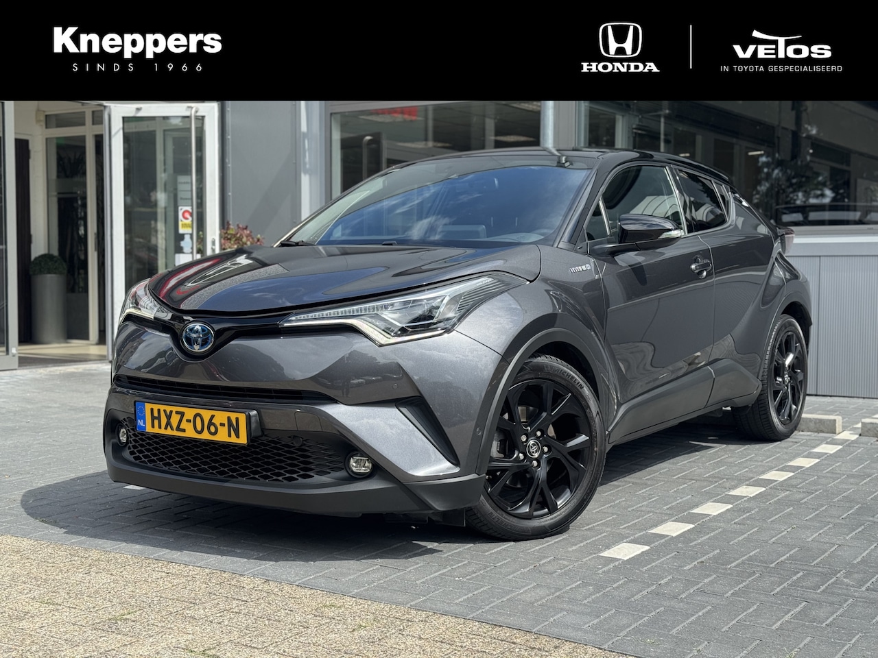 Toyota C-HR - 1.8 Hybrid Executive Bi-Tone JBL Audio, Parkeersensoren V+A, Alcantara/Leder bekleding , A - AutoWereld.nl