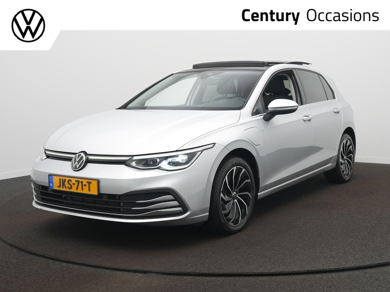 Volkswagen Golf - 1.4 eHybrid Style Panoramadak - Trekhaak - Automaat - Camera - AutoWereld.nl