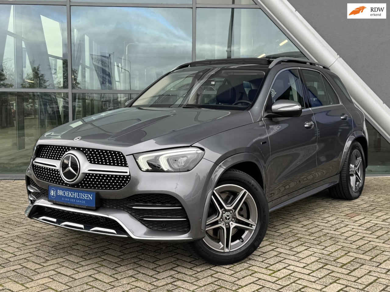 Mercedes-Benz GLE-Klasse - 350 e 4MATIC AMG Premium Plus 346pk Panoramadak / Sfeerverlichting / 360 Camera - AutoWereld.nl