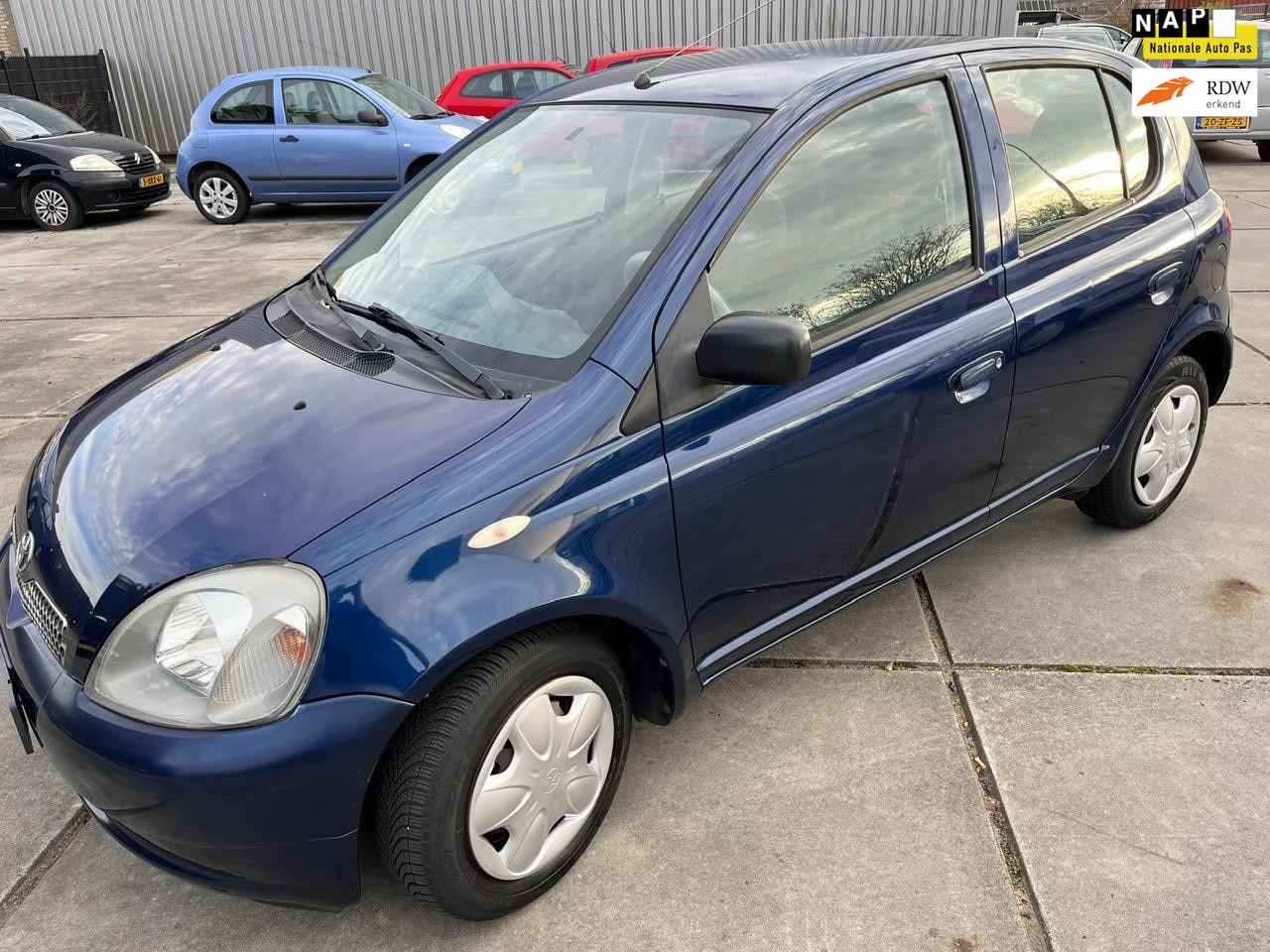 Toyota Yaris - 1.3-16v AUTOMAAT / AIRCO / CRUISE /CONTRL - AutoWereld.nl