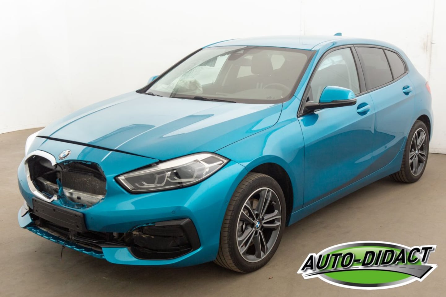 BMW 1-serie - 118i Automaat Digi Dash Camera Clima Navi - AutoWereld.nl