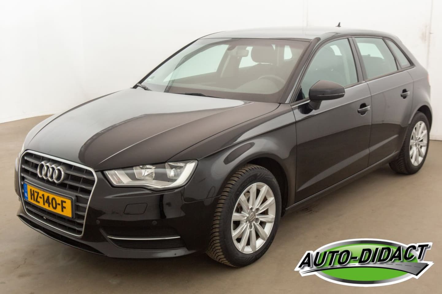 Audi A3 - 1.2 TFSI Airco Navi Attraction - AutoWereld.nl