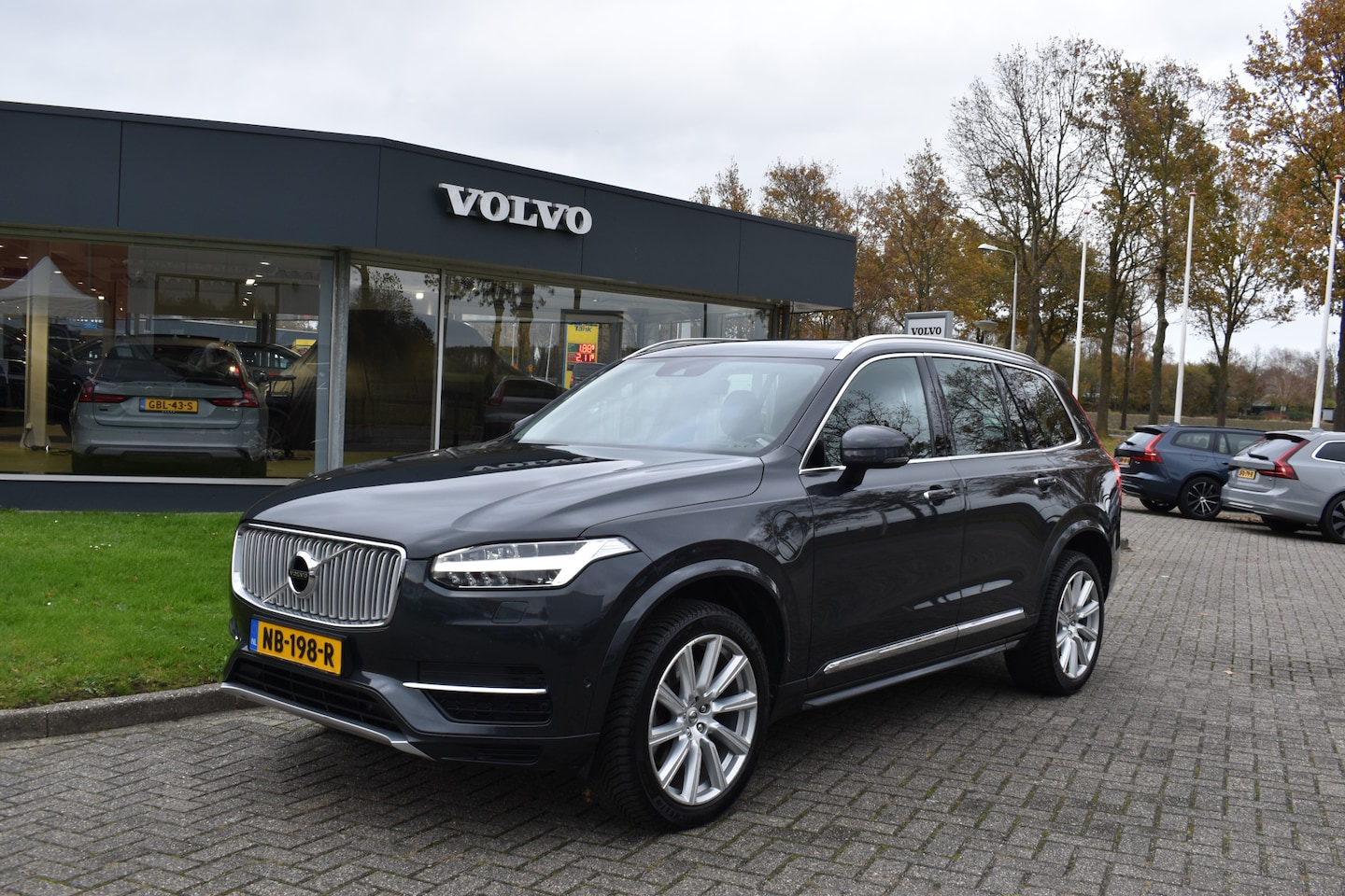 Volvo XC90 - T8 AWD 408PK Plug-in Hybrid Inscription | HUD | Trekhaak | Stoelkoeling | Panodak | ACC | - AutoWereld.nl