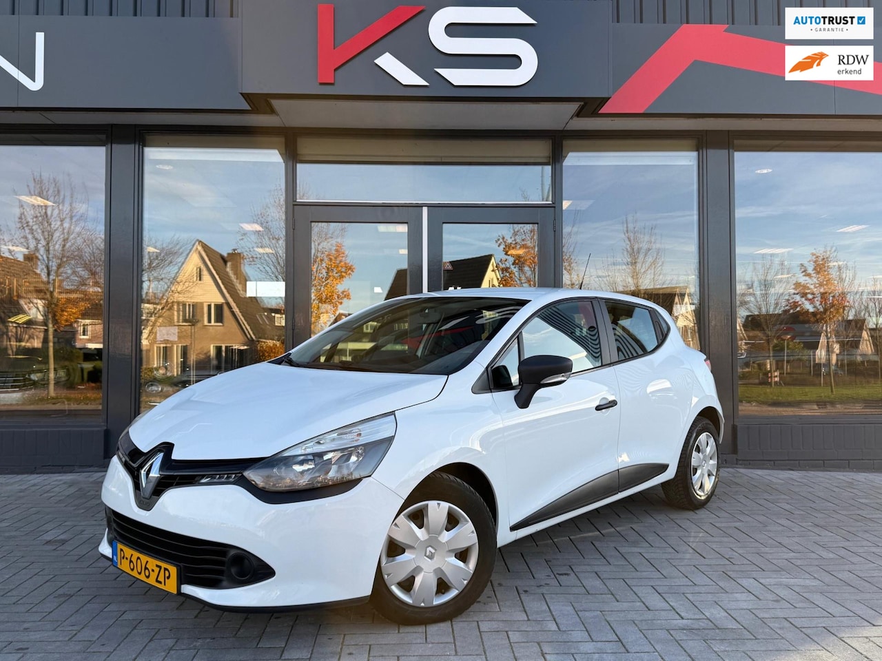 Renault Clio - 1.2 16V Airco Cruise control - AutoWereld.nl