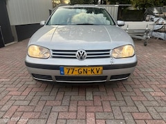 Volkswagen Golf - 1.6 Trendline