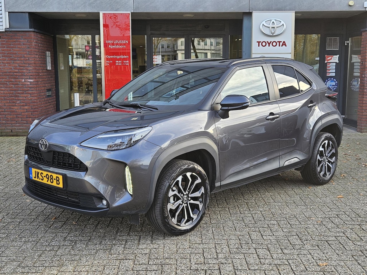 Toyota Yaris Cross - 1.5 Hybrid 115 DYNAMIC STOEL/STUURVERW PARK-SENSOREN LED KEYLESS 17'' LM-VELGEN NAVI CAMER - AutoWereld.nl