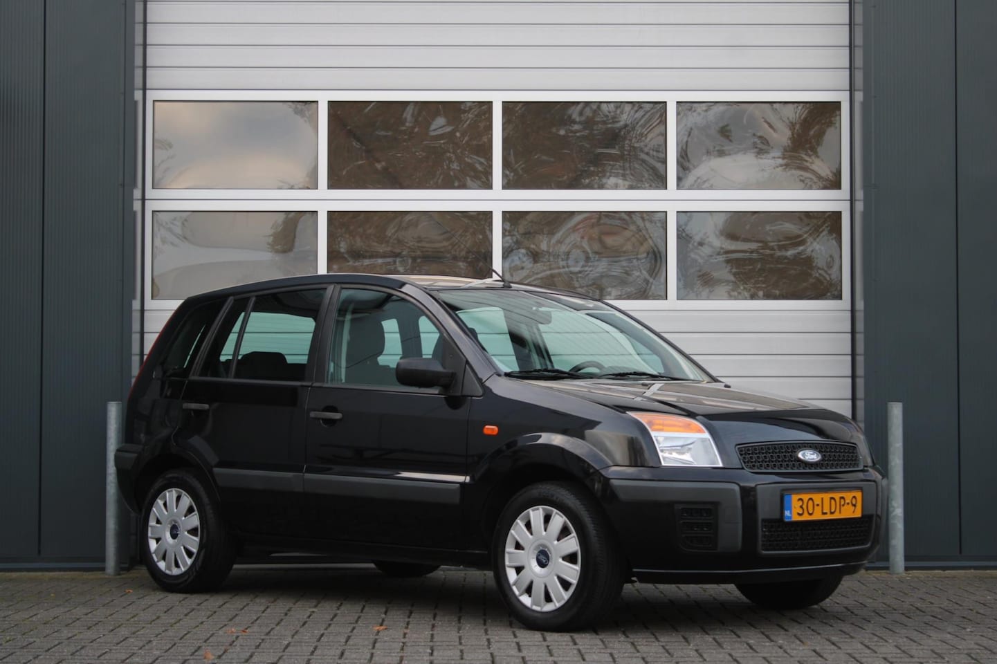 Ford Fusion - 1.4-16V Cool & Sound Airco/Elek.Ramen/C.V./RadioCD/Trekhaak/APK:19-09-2026/GoedOnderhouden - AutoWereld.nl