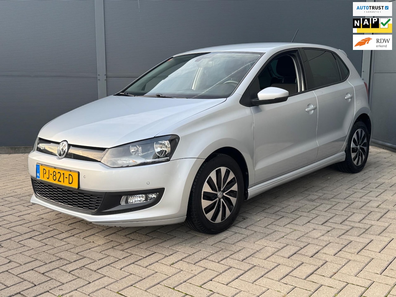 Volkswagen Polo - 1.0 BlueMotion / Navi / Pdc / Nap - AutoWereld.nl