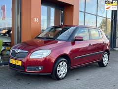 Skoda Fabia - 1.6-16V automaat|DAB+|Cruise|Trekhaak|Airco|NAP
