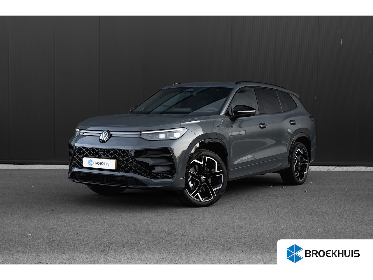 Volkswagen Tayron - 1.5TSI eHybrid 204pk R-Line Edition | Panoramdak | Achteruitrijcamera | Black Style Pakket - AutoWereld.nl