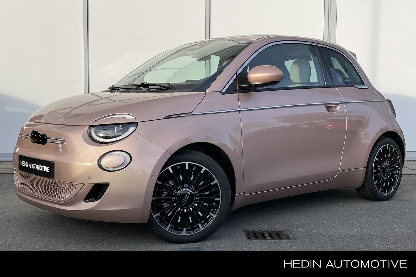 Fiat 500 - 3+1 La Prima 42 kWh | Full LED | Parkeersensoren | Camera | Navigatie | Climate control | - AutoWereld.nl