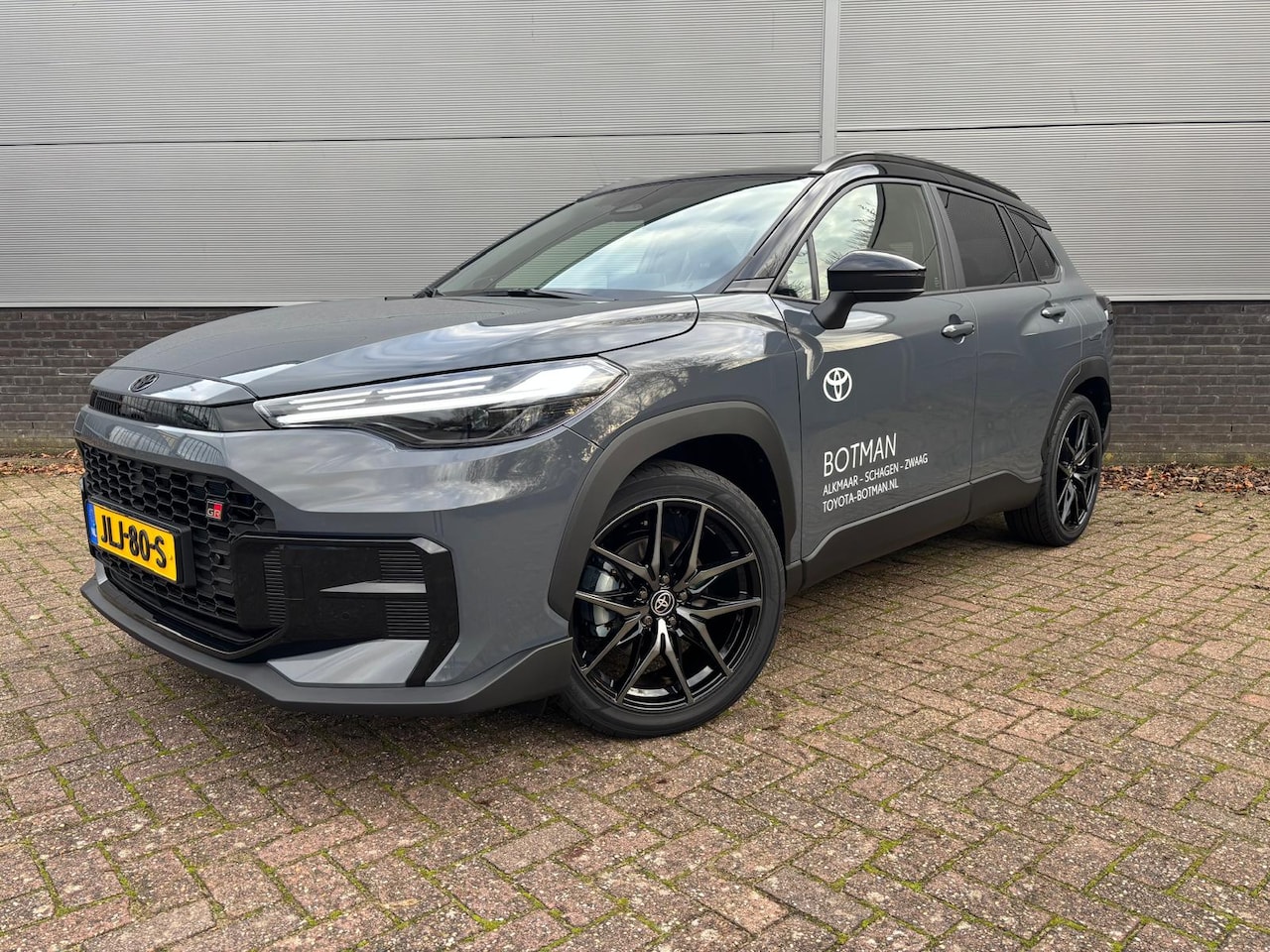 Toyota Corolla Cross - Hybrid 180 GR Sport Panodak Demonstratie Auto ! - AutoWereld.nl