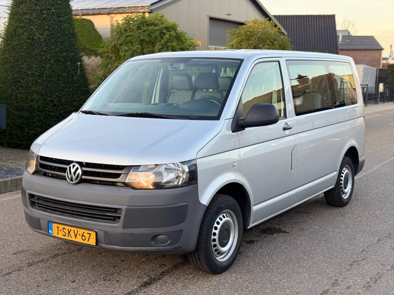 Volkswagen Transporter Kombi - 2.0 TDI 300 Trendl. 9Pers 2012 Airco - AutoWereld.nl