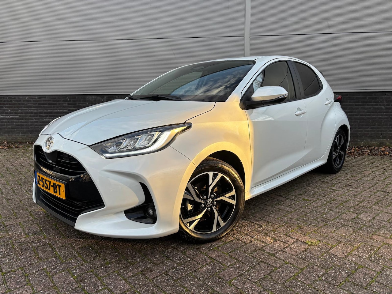 Toyota Yaris - 1.5 Hybrid 115 First Edition NL-Auto ! - AutoWereld.nl