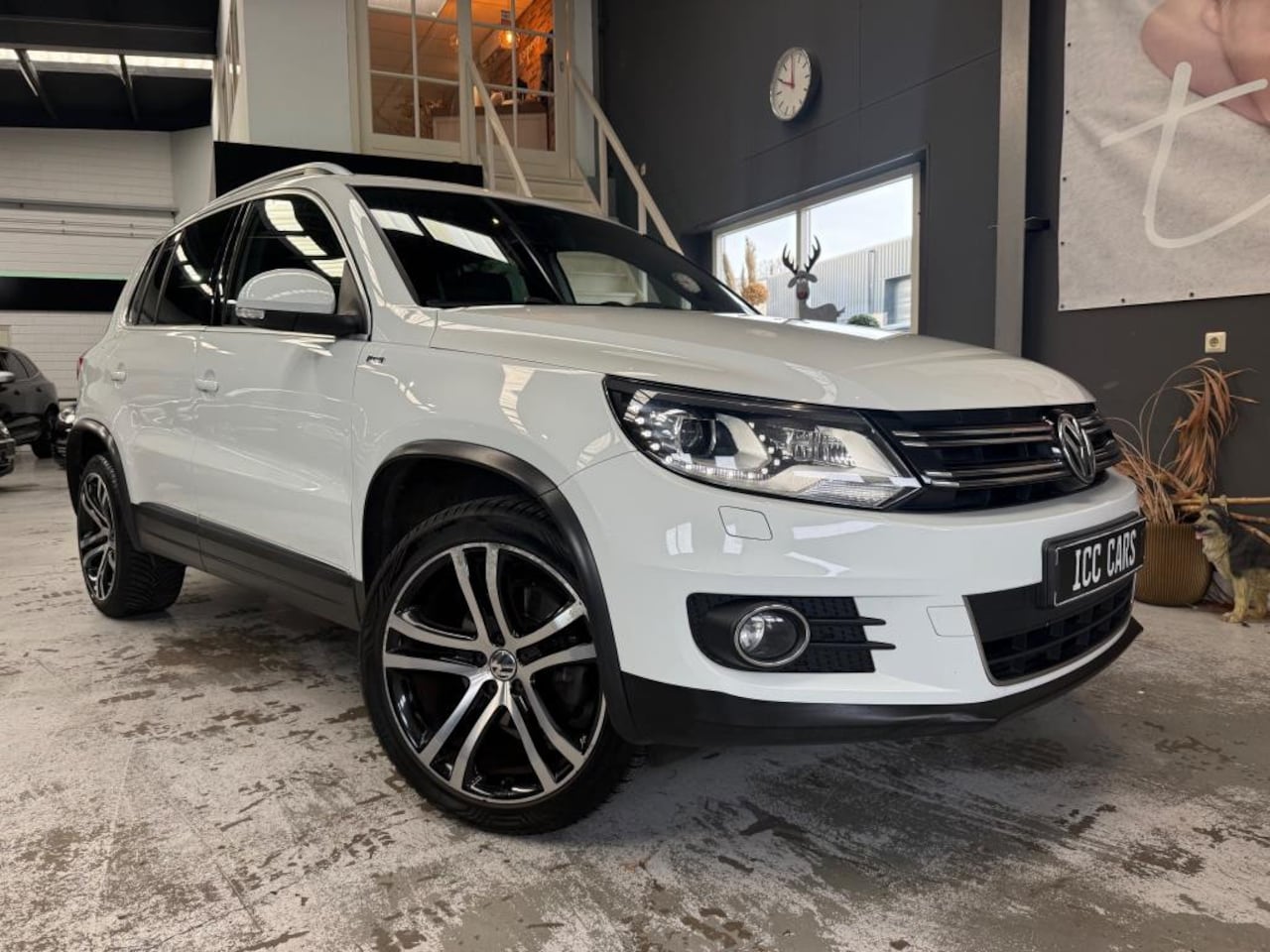 Volkswagen Tiguan - 2.0 TDI Sport&Style 4Motion, panoramadak, weinig km, camera - AutoWereld.nl