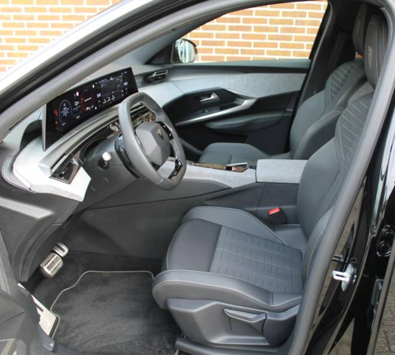 Peugeot 3008 - 1.2 HYBRID 136pk e-DCS6 GT