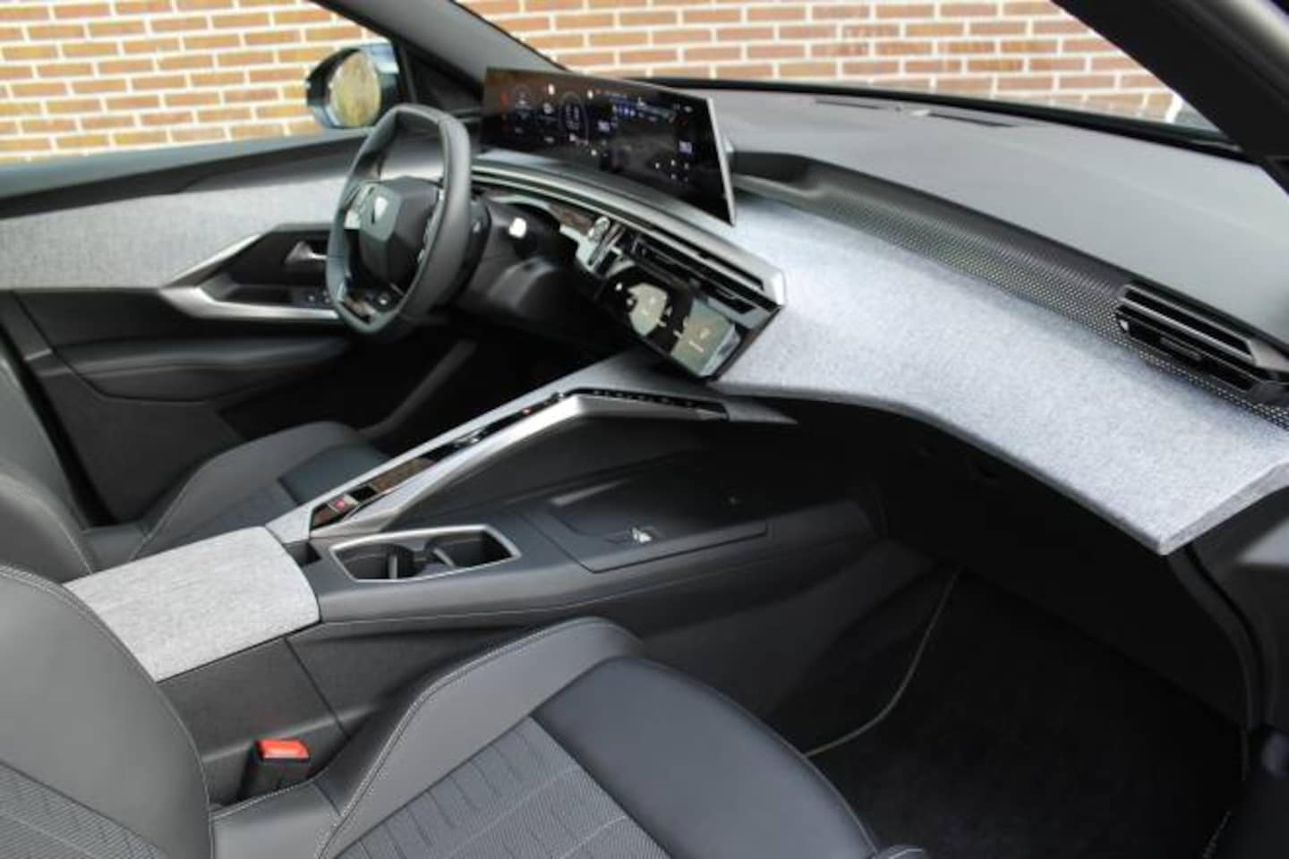 Peugeot 3008 - 1.2 HYBRID 136pk e-DCS6 GT