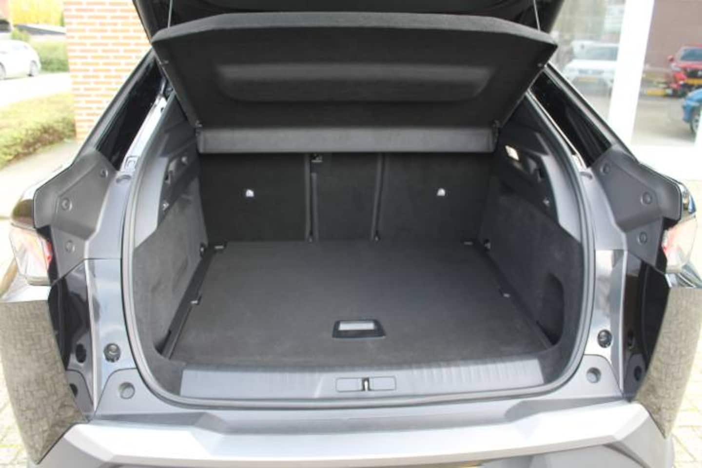 Peugeot 3008 - 1.2 HYBRID 136pk e-DCS6 GT