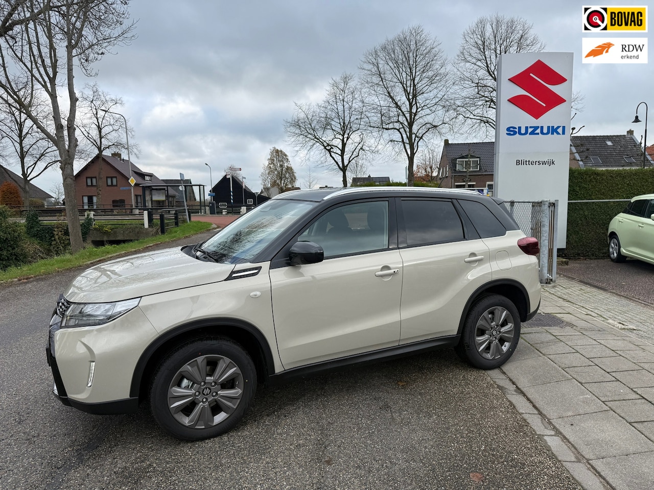 Suzuki Vitara - 1.4 Boosterjet Smart Hybrid Select AUTOMAAT // Apple carplay & Android auto // Snel te rij - AutoWereld.nl