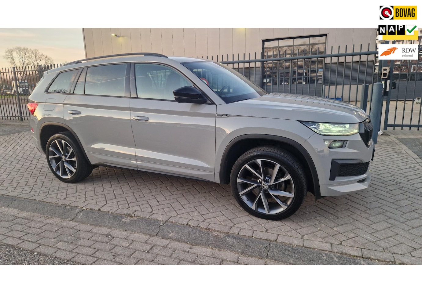 Skoda Kodiaq - 1.5 TSI Sportline Business 1.5 TSI Sportline Business, trekhaak dealer onderh. - AutoWereld.nl