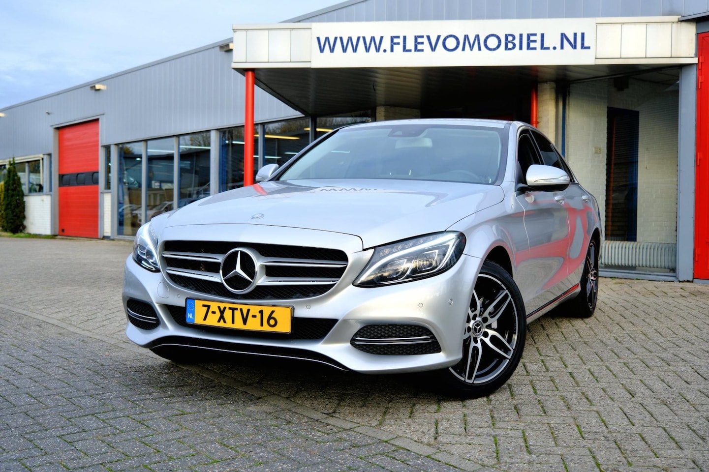 Mercedes-Benz C-klasse - 180 Lease Edition LED|Sportstoelen|Navi|Clima - AutoWereld.nl