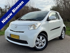 Toyota iQ - 1.0 VVTi Comfort / Radio-CD Speler / LM velgen / Cruise Control / Airco / NAP