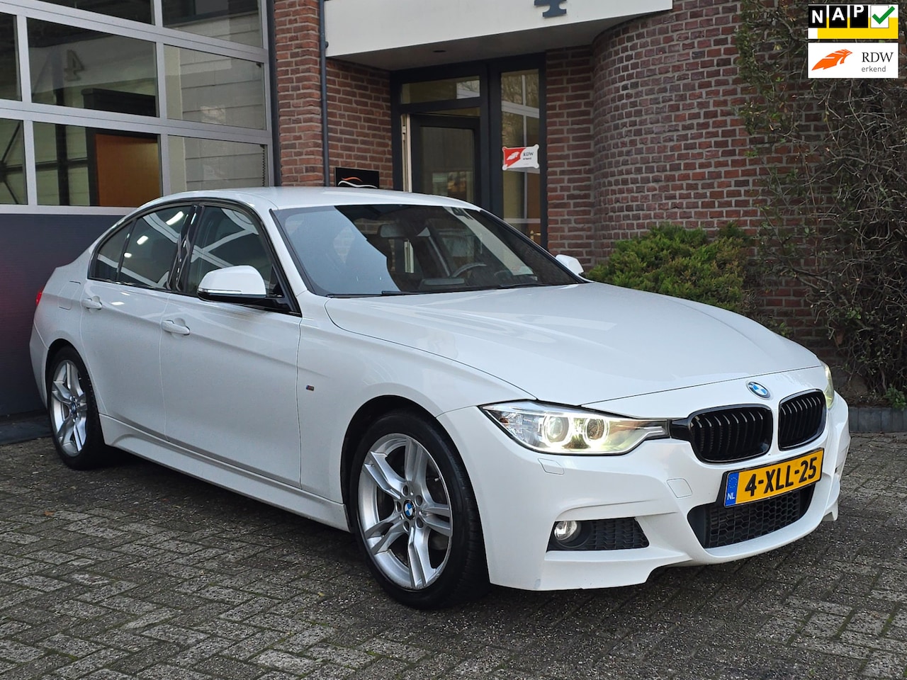 BMW 3-serie - 316i Executive M Nap |Clima |Navi |Led - AutoWereld.nl