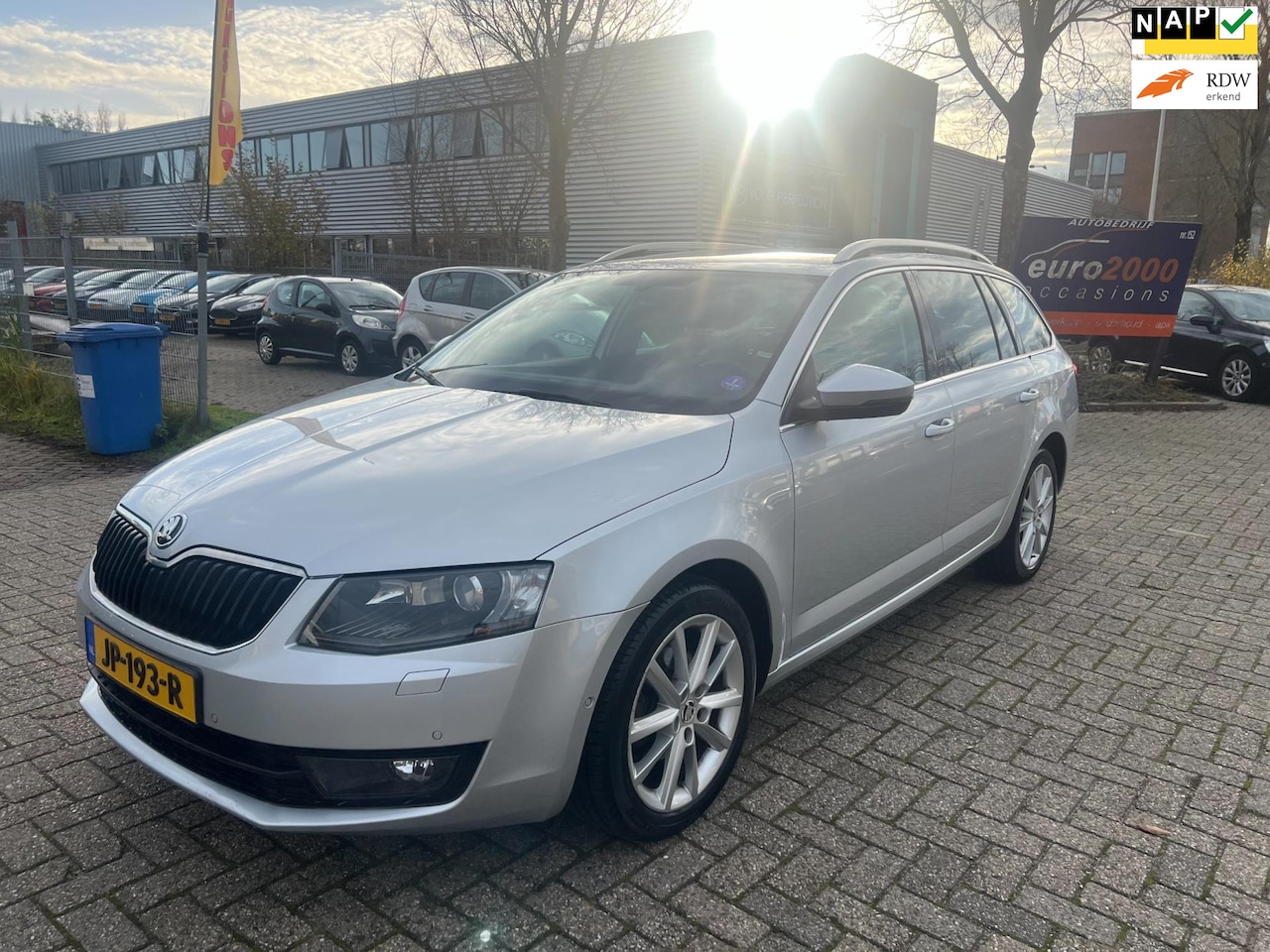 Skoda Octavia Combi - 1.4 TSI Greentech - NAVIGATIE - TREKHAAK ! - AutoWereld.nl
