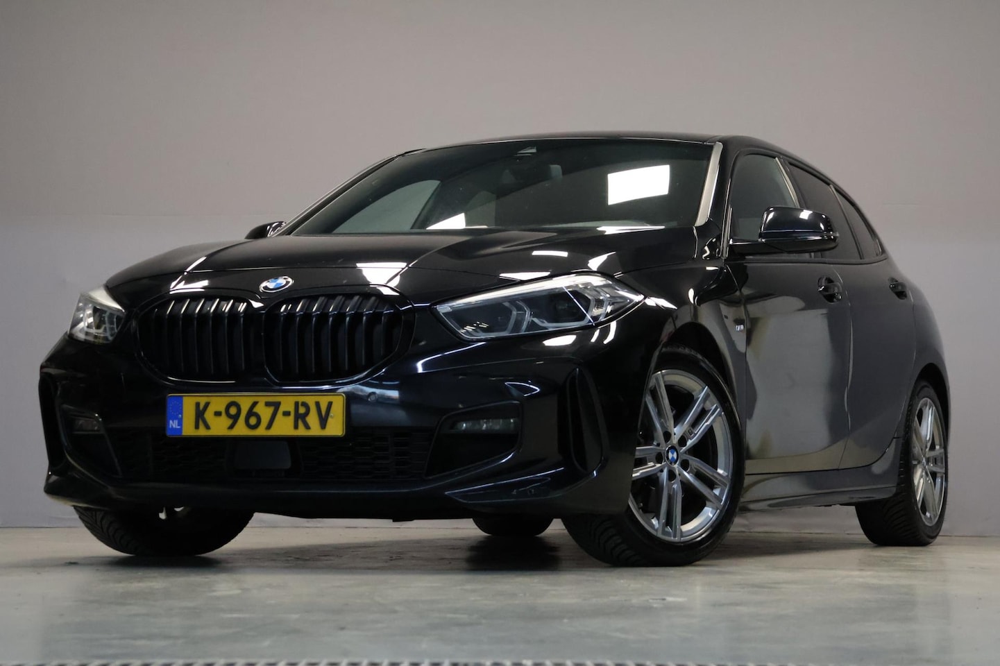 BMW 1-serie - 118i High M Sport Executive Edition - AutoWereld.nl