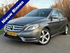 Mercedes-Benz B-klasse - 200 Prestige Automaat / Panoramadak / Stoelverwarming / Navi. / Leder / Trekhaak / Cruise