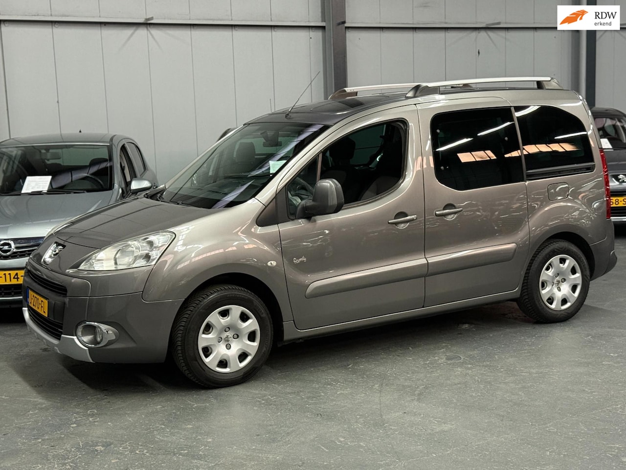 Peugeot Partner Tepee - 1.6 VTi Family APK NAP Trekhaak NETTE AUTO - AutoWereld.nl