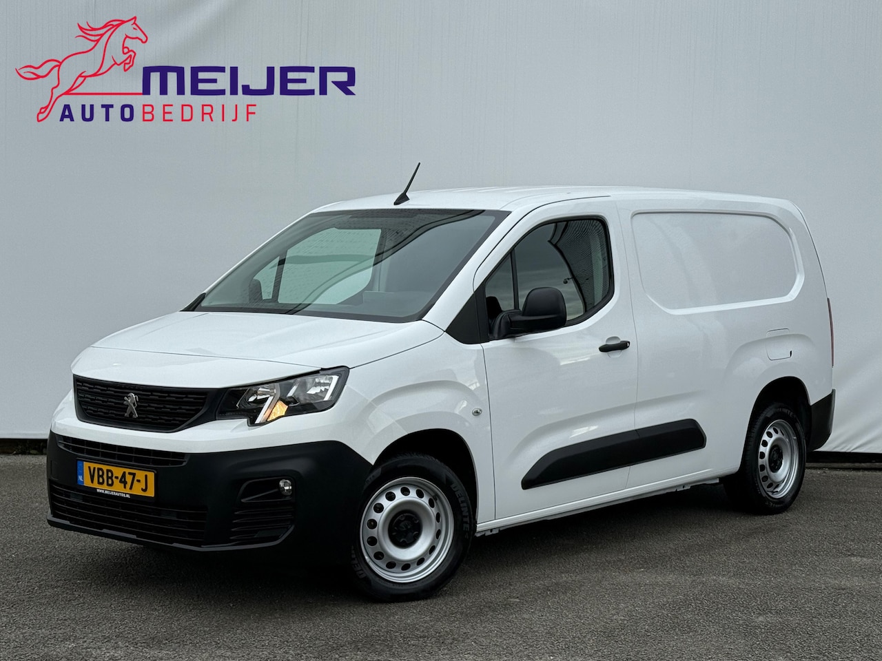 Peugeot Partner - 1.6 BlueHDI Premium Long Cruise | Navigatie | Carplay | Airco | Zijschuifdeur | Parkeersen - AutoWereld.nl