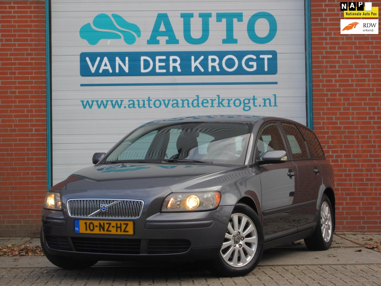 Volvo V50 - 2.4 Elan 2.4 Elan, 5 Cilinder, Airco, Trekhaak, APK 10-26 - AutoWereld.nl