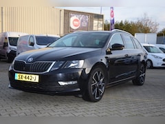 Skoda Octavia Combi - 1.6 TDI CLEVER ED. Automaat