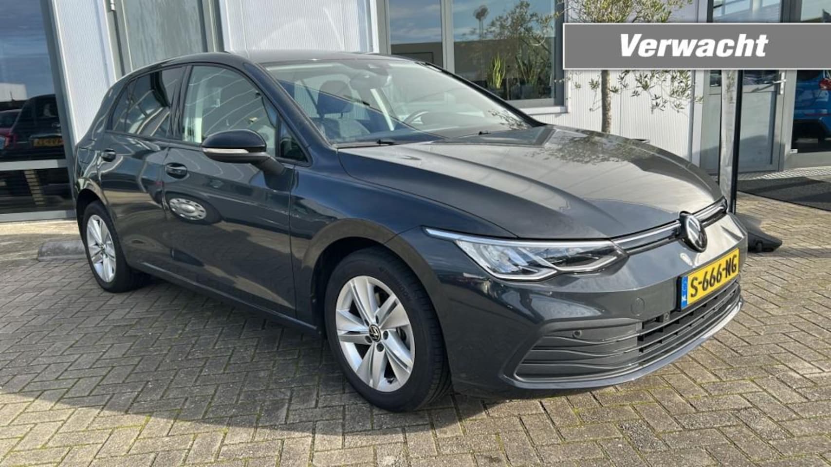 Volkswagen Golf - 1.0 TSI LIFE BNS nieuw model 2023 - AutoWereld.nl