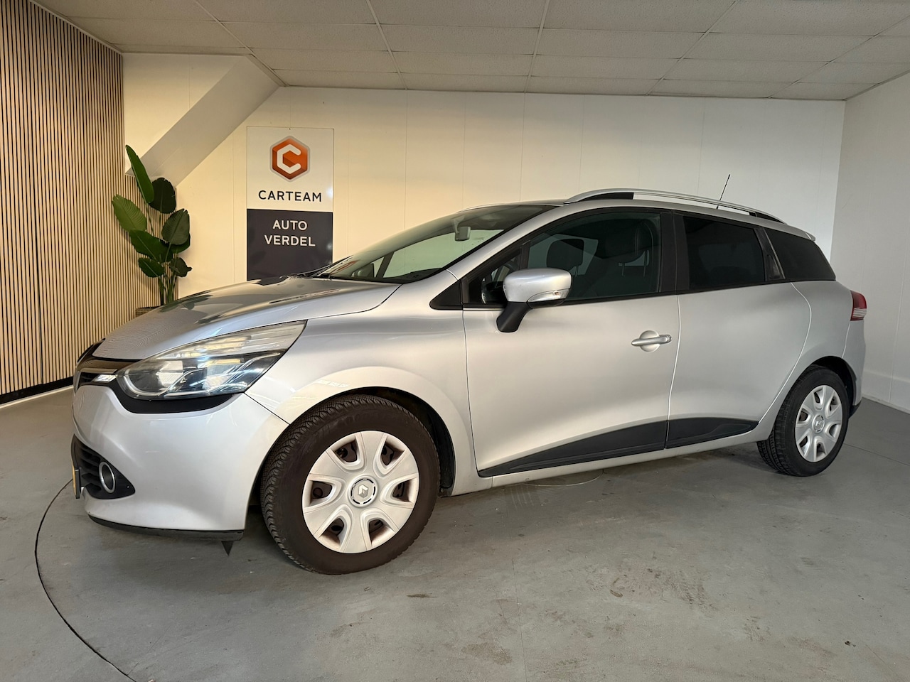 Renault Clio Estate - 1.5 dCi ECO Expression Airco, Navigatie, - AutoWereld.nl