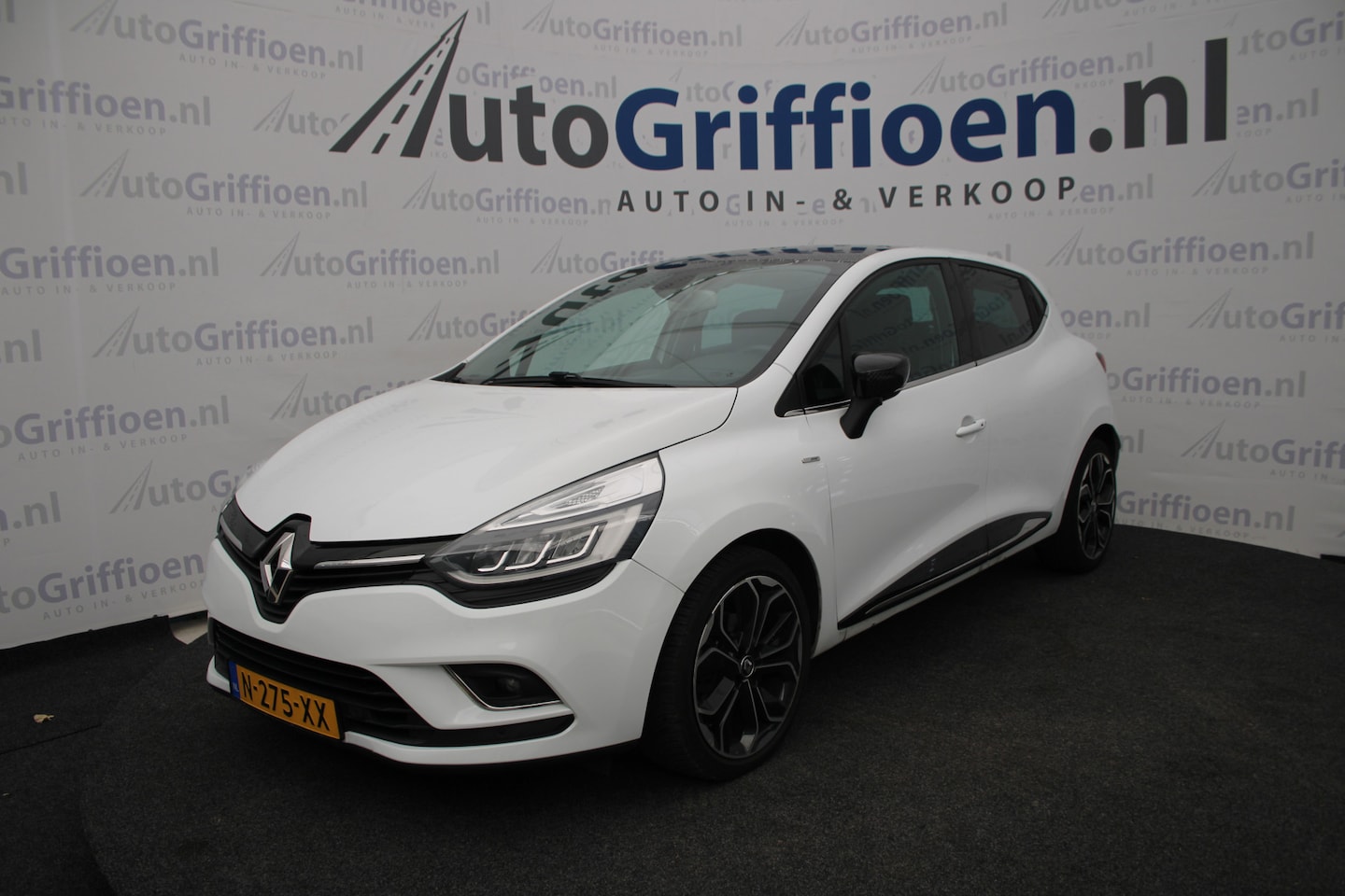 Renault Clio - 0.9 TCe Bose keurige 5-deurs met stoeolverwarming - AutoWereld.nl