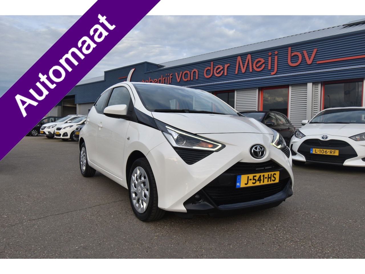Toyota Aygo - 1.0 VVT-i x-play 1.0 VVT-i x-play , NAVI VIA APP ,  A UITRIJ CAM , AIRCO , EL VOOR , - AutoWereld.nl
